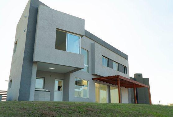 Casa · 126m² · 4 Ambientes · 1 Cochera