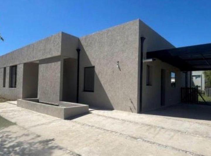 Casa · 185m² · 5 Ambientes · 2 Cocheras