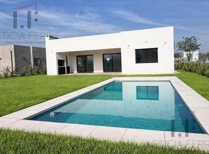 Casa · 144m² · 4 Ambientes · 2 Cocheras