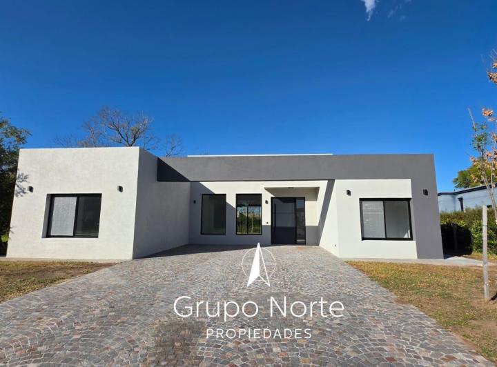 Casa · 205m² · 5 Ambientes · 4 Cocheras