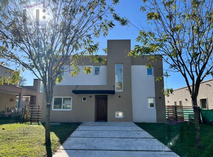 Casa · 155m² · 5 Ambientes · 2 Cocheras