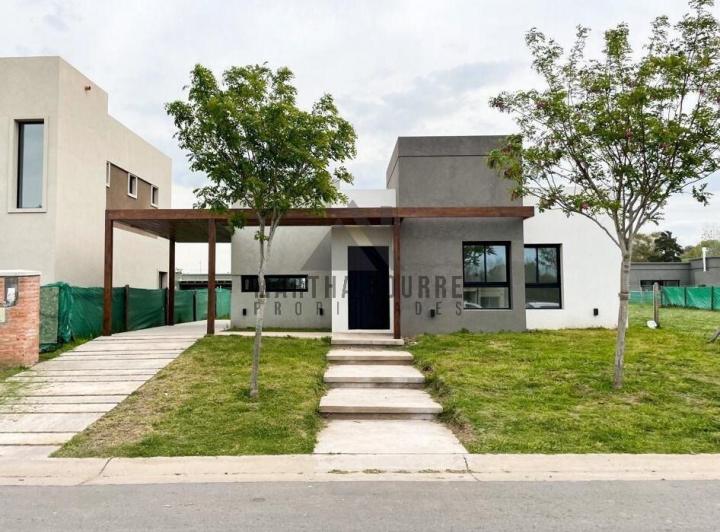 Casa · 120m² · 4 Ambientes · 1 Cochera