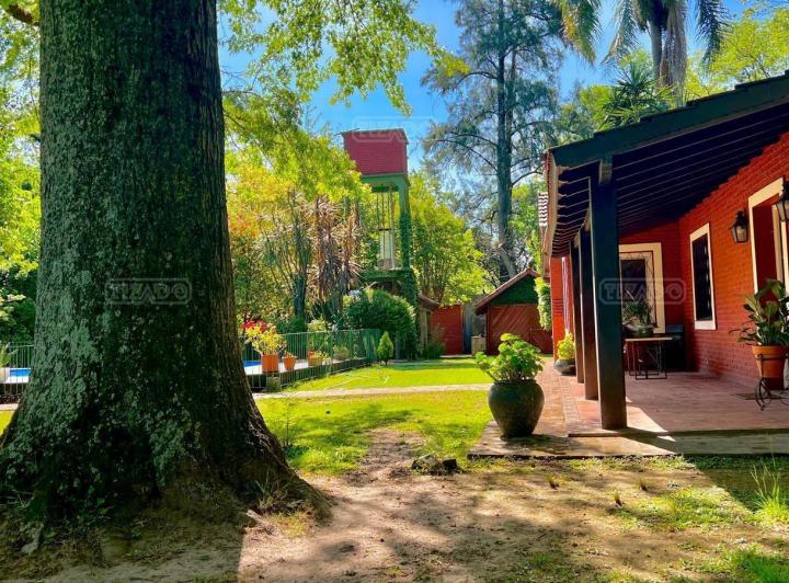 Casa · 264m² · 4 Ambientes · 2 Cocheras
