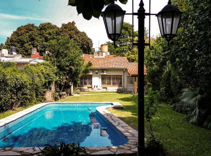 Casa · 135m² · 4 Ambientes · 4 Cocheras