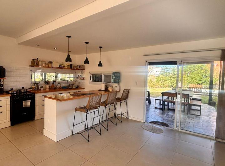 Casa · 13055m² · 4 Ambientes · 1 Cochera