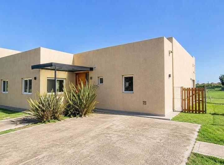 Casa · 150m² · 4 Ambientes · 2 Cocheras