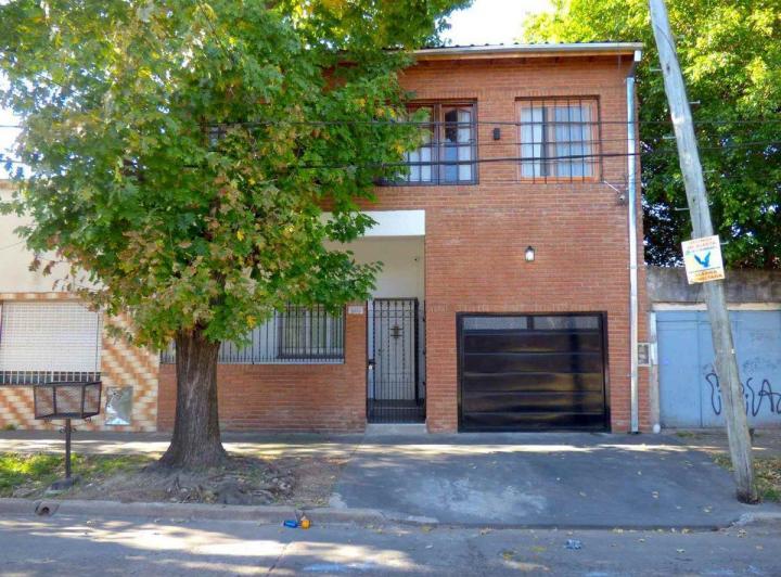 Casa · 170m² · 5 Ambientes · 1 Cochera