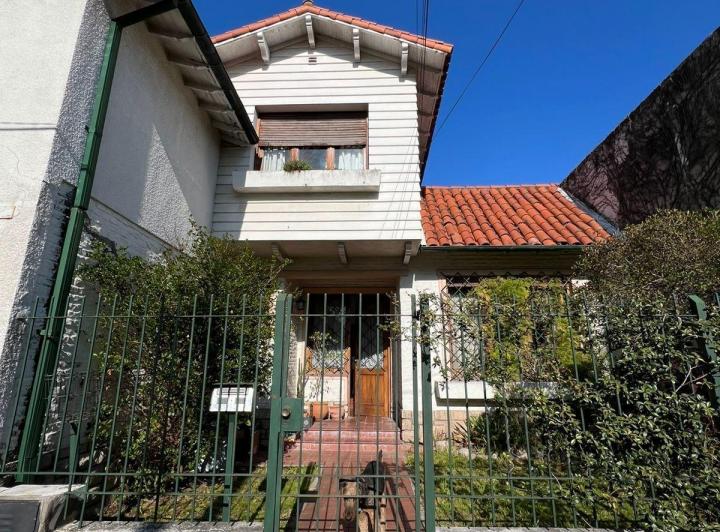Casa · 174m² · 6 Ambientes · 1 Cochera