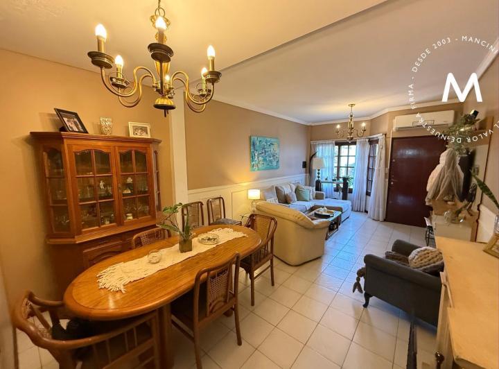 Casa · 123m² · 4 Ambientes · 2 Cocheras