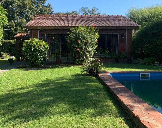 Casa · 1245m² · 5 Ambientes · 1 Cochera