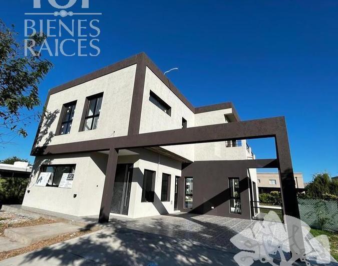 Casa · 195ha · 5 Ambientes · 2 Cocheras