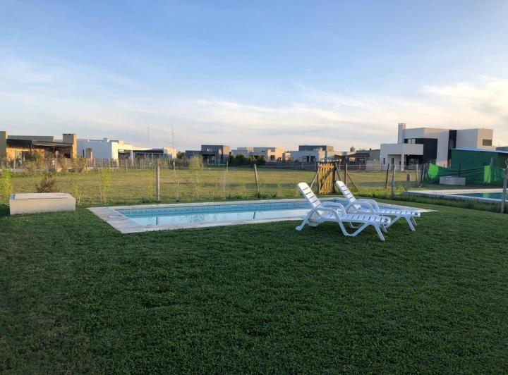 Casa · 125m² · 6 Ambientes · 4 Cocheras