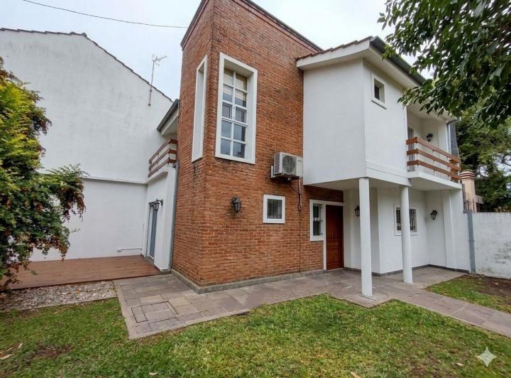 Casa · 227m² · 3 Ambientes · 1 Cochera