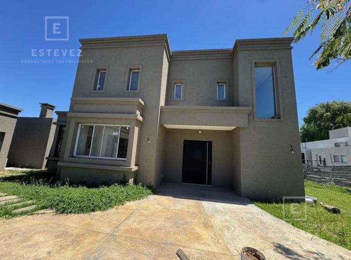 Casa · 259m² · 6 Ambientes · 6 Cocheras