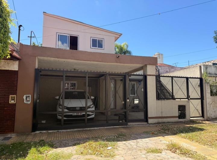 Casa · 107m² · 4 Ambientes · 1 Cochera