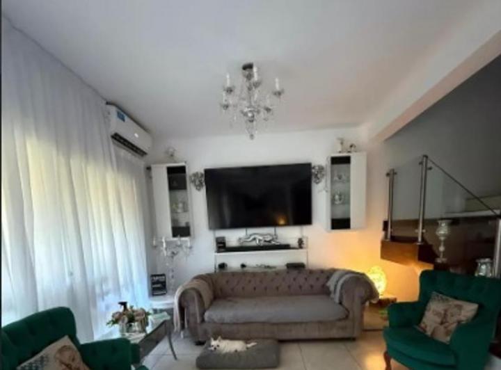 Casa · 120m² · 4 Ambientes · 2 Cocheras
