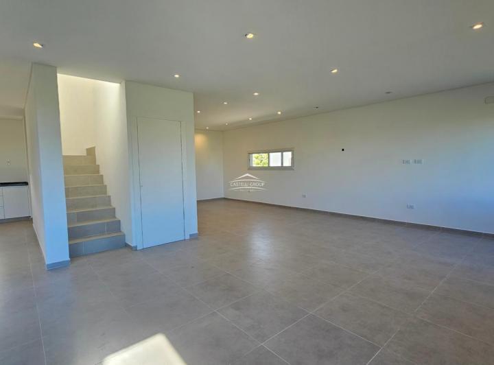Casa · 188m² · 5 Ambientes · 2 Cocheras