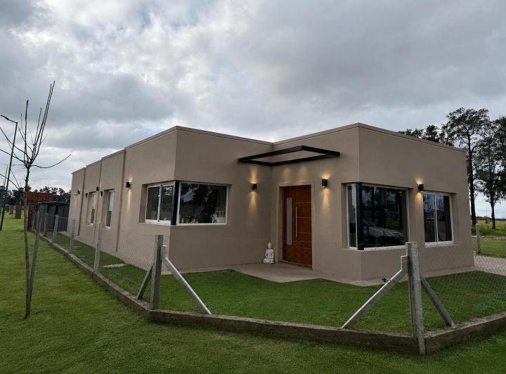 Casa · 150m² · 4 Ambientes · 1 Cochera
