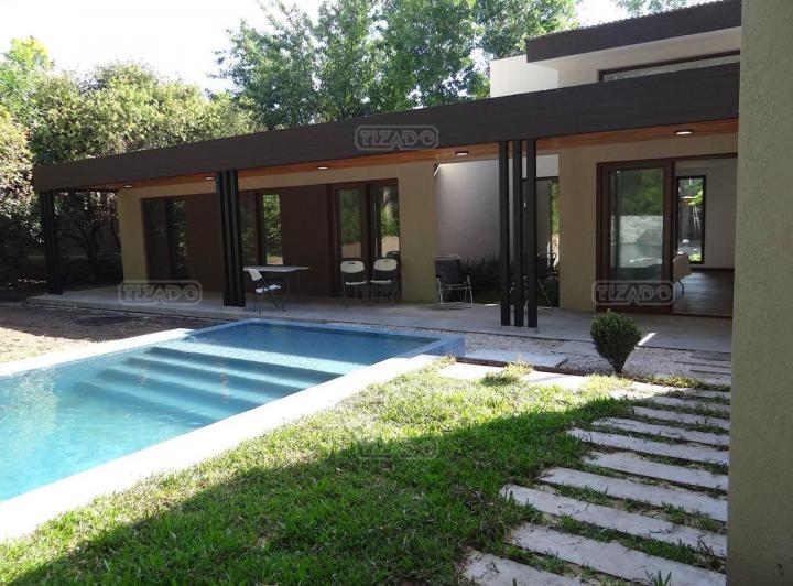 Casa · 171m² · 4 Ambientes · 1 Cochera