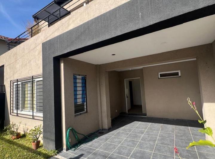 Casa · 115m² · 3 Ambientes · 1 Cochera