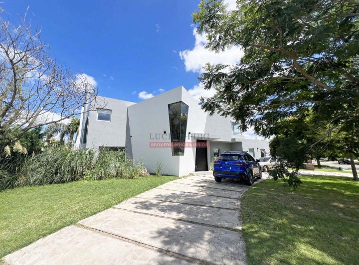 Casa · 226m² · 4 Ambientes