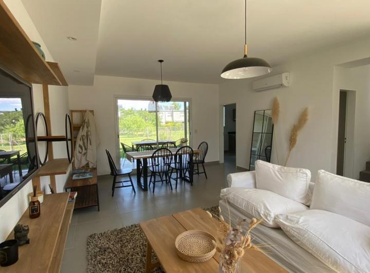 Casa · 118m² · 4 Ambientes · 2 Cocheras