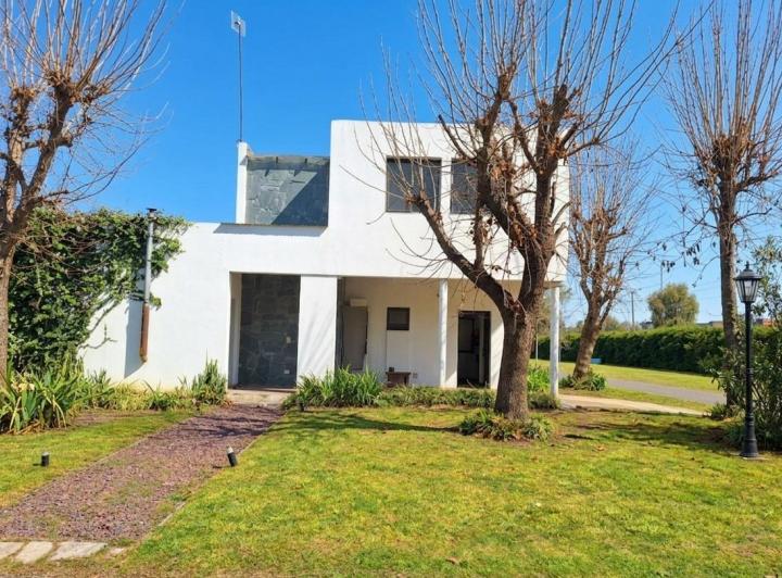 Casa · 120m² · 4 Ambientes · 1 Cochera