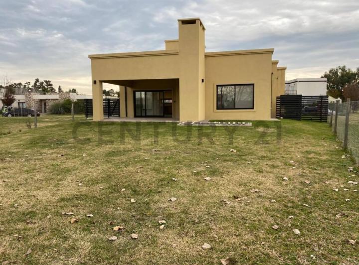 Casa · 184m² · 4 Ambientes · 2 Cocheras