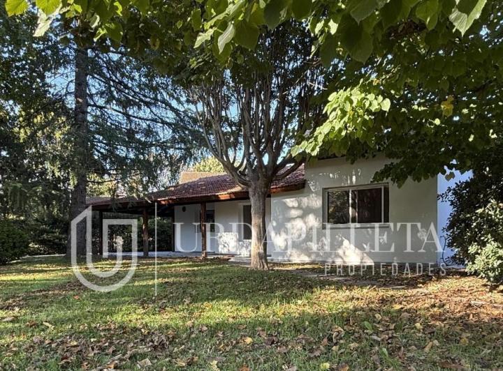 Casa · 113m² · 3 Ambientes · 1 Cochera
