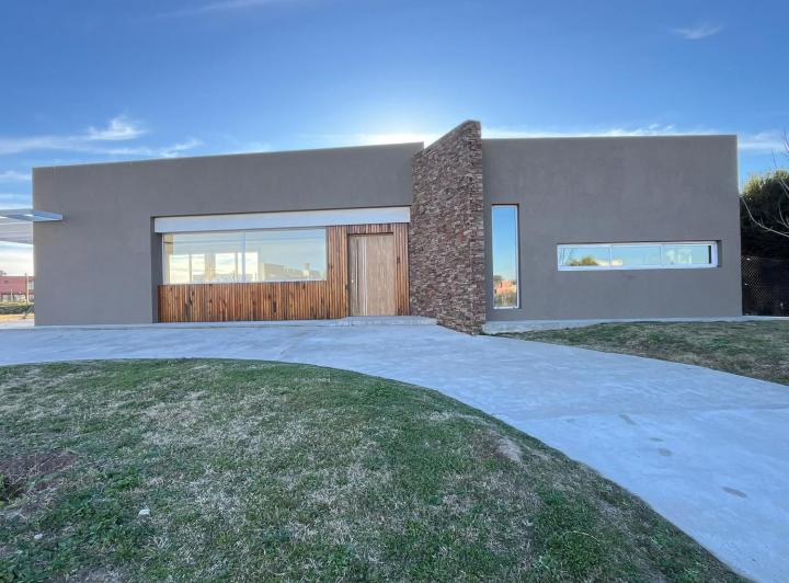 Casa · 203m² · 4 Ambientes · 2 Cocheras