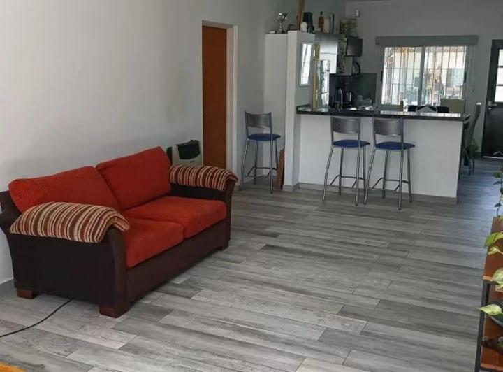 Casa · 145m² · 4 Ambientes · 2 Cocheras