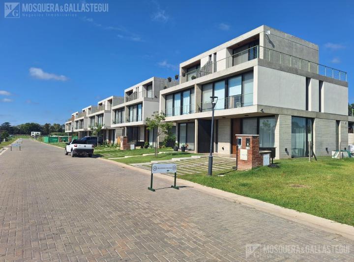 Casa · 150m² · 4 Ambientes · 1 Cochera
