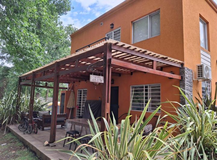 Casa · 70m² · 4 Ambientes · 1 Cochera