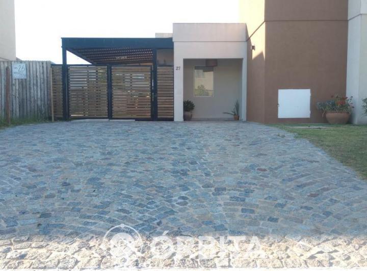 Casa · 100m² · 4 Ambientes · 2 Cocheras