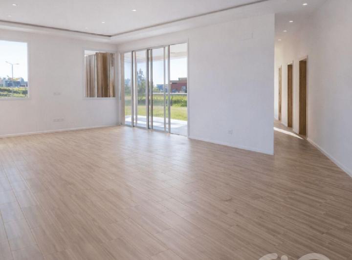 Casa · 200m² · 5 Ambientes