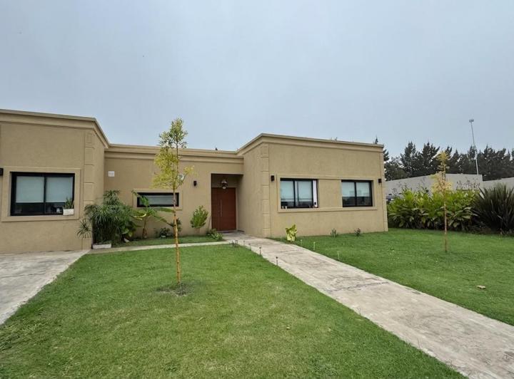 Casa · 150m² · 4 Ambientes · 2 Cocheras