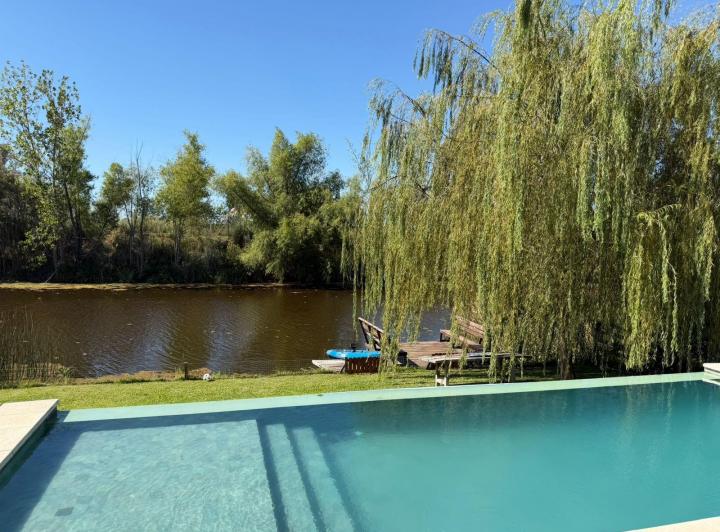 Casa · 180m² · 5 Ambientes · 1 Cochera