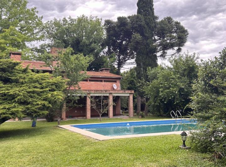 Casa · 117m² · 4 Ambientes · 2 Cocheras