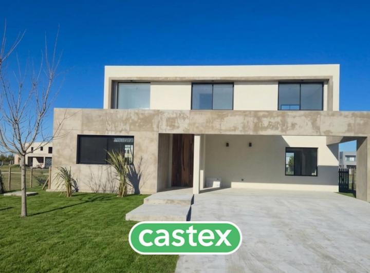 Casa · 195m² · 5 Ambientes · 2 Cocheras