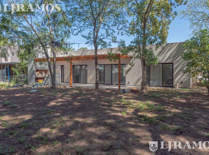 Casa · 170m² · 5 Ambientes · 1 Cochera