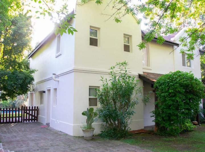 Casa · 200m² · 4 Ambientes