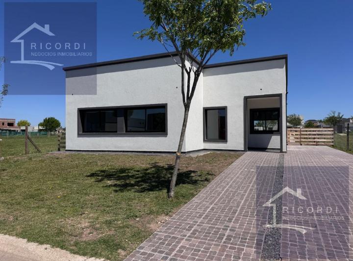 Casa · 178m² · 5 Ambientes · 3 Cocheras