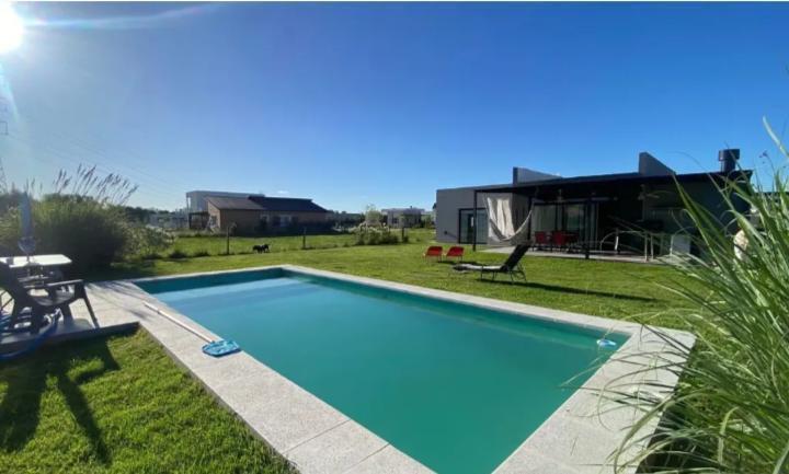 Casa · 162m² · 6 Ambientes · 4 Cocheras