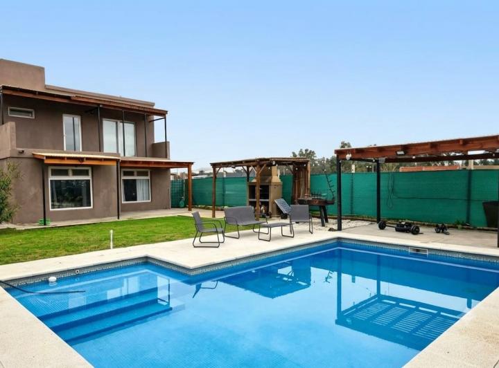 Casa · 138m² · 3 Ambientes · 2 Cocheras
