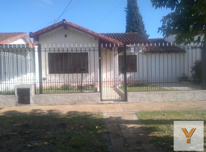 Casa · 140m² · 3 Ambientes · 1 Cochera