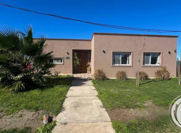 Casa · 141m² · 4 Ambientes · 2 Cocheras