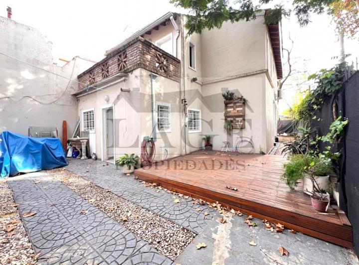 Casa · 135m² · 4 Ambientes · 2 Cocheras