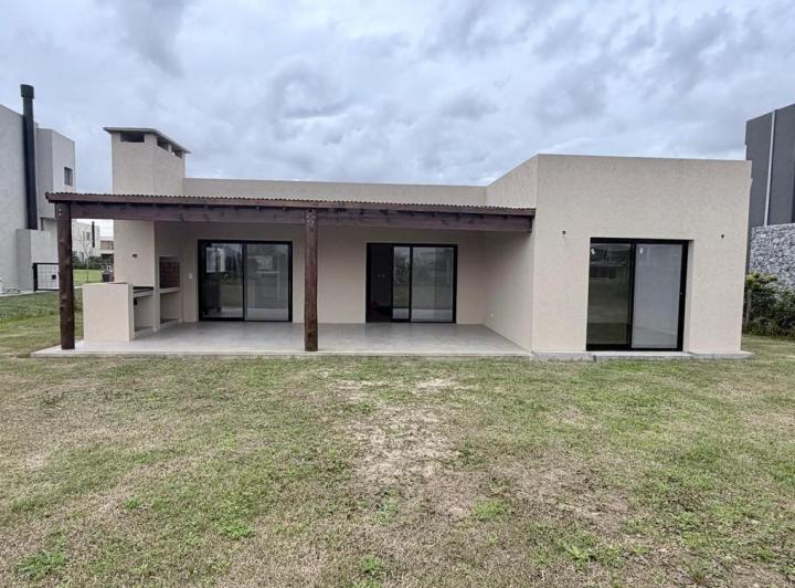 Casa · 680m² · 5 Ambientes