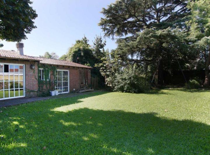 Casa · 209m² · 5 Ambientes · 2 Cocheras