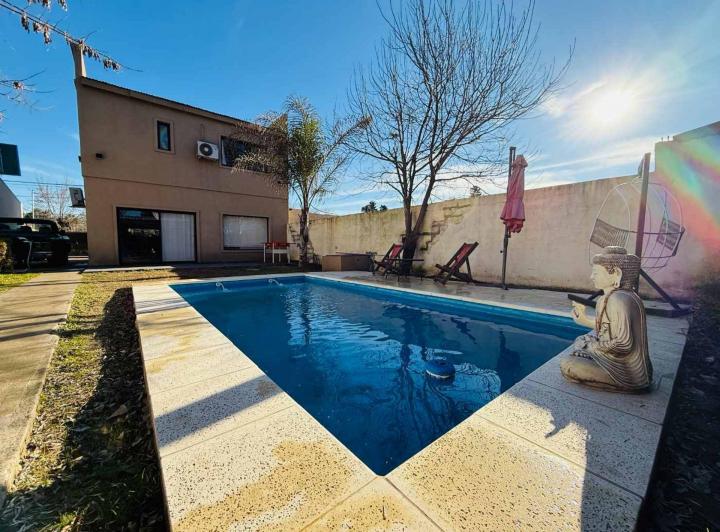 Casa · 170m² · 4 Ambientes · 2 Cocheras